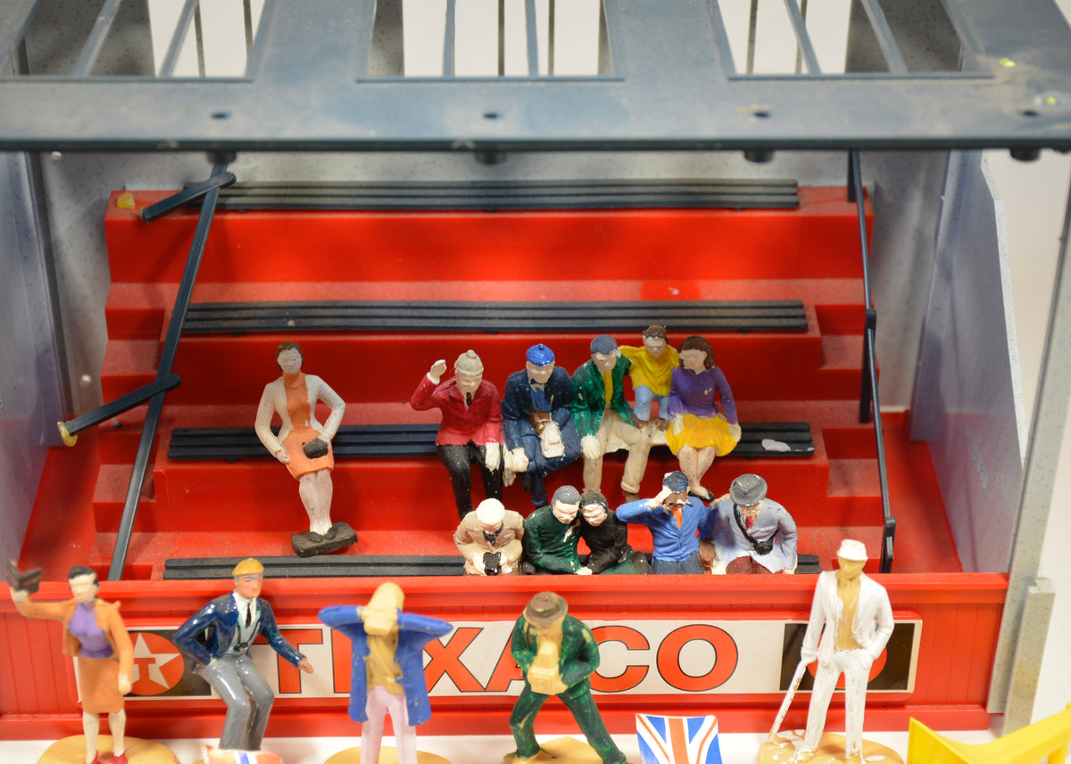 Scalextric Grand Stand & Figures GS9