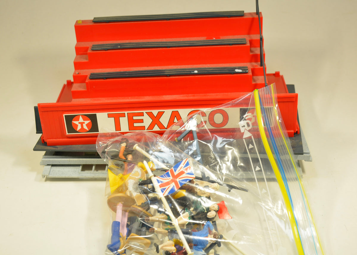 Scalextric Grand Stand & Figures GS9
