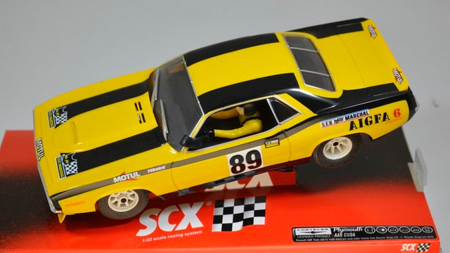 SCX Plymouth Cuda Yellow 64870