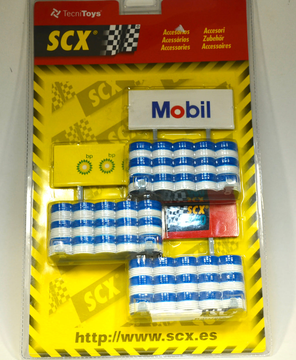 SCX Track Barriers with banners 88100