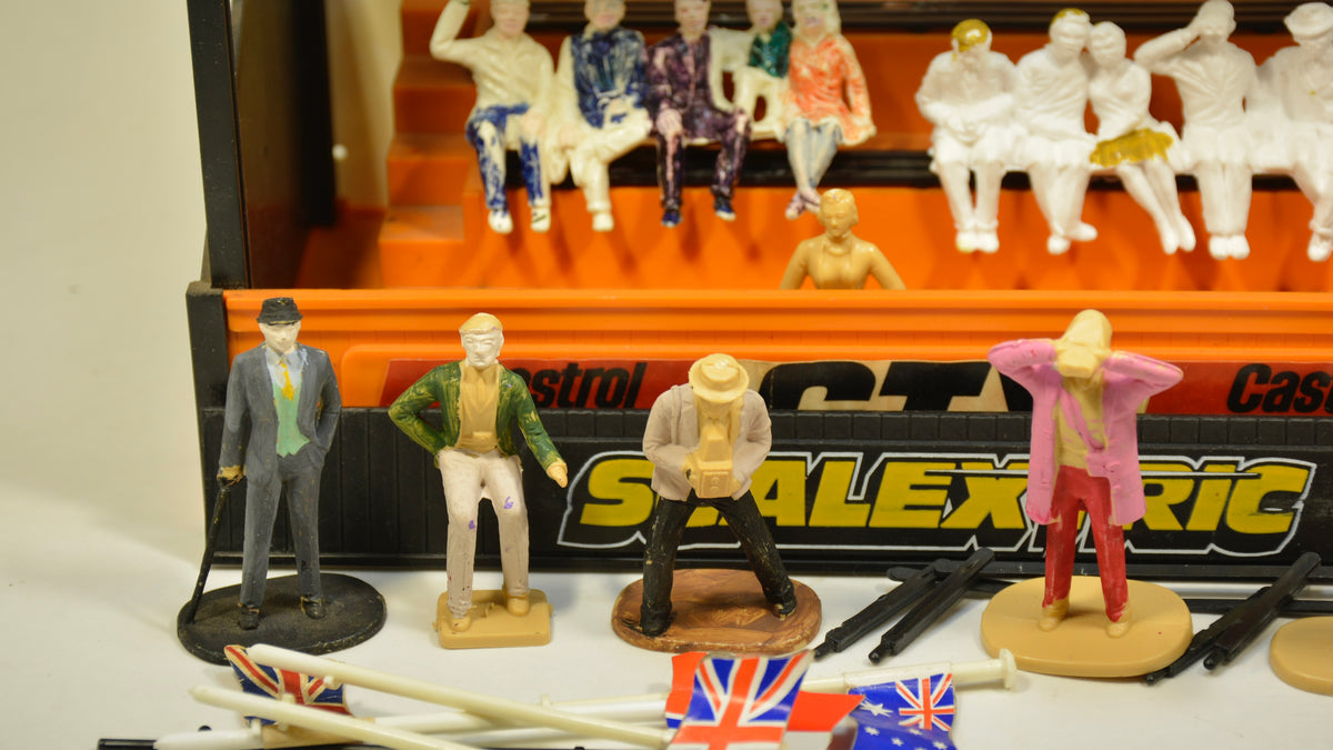 Scalextric Grand Stand & Figures GS6