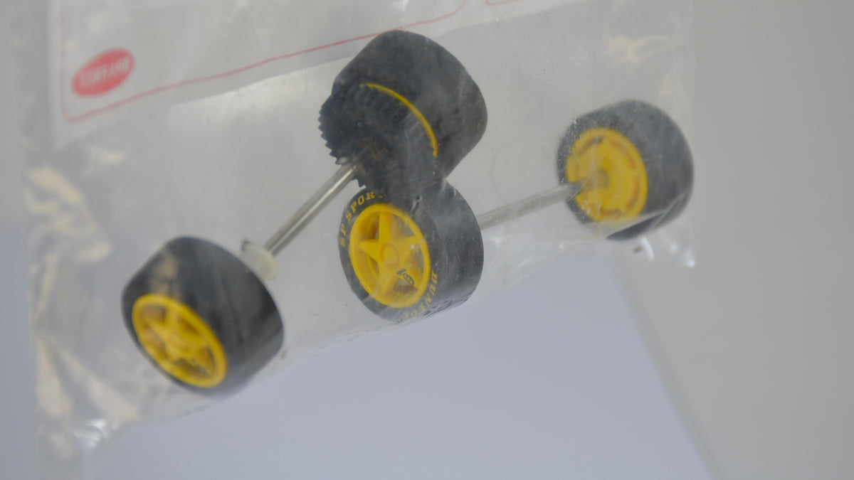 Scalextric V8 Supercar wheels Ambrose Falcon