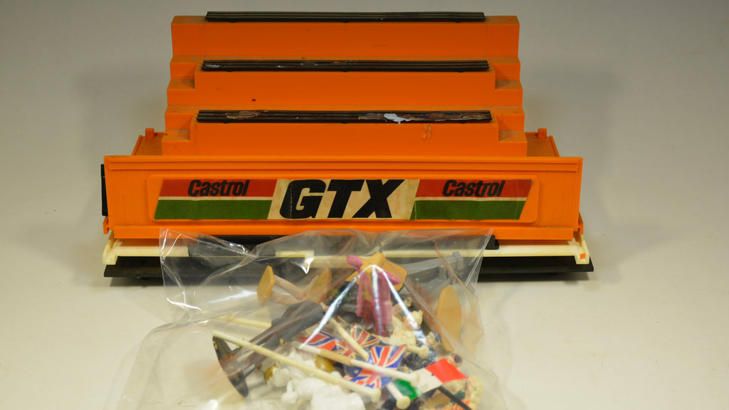 Scalextric Grand Stand & Figures GS6