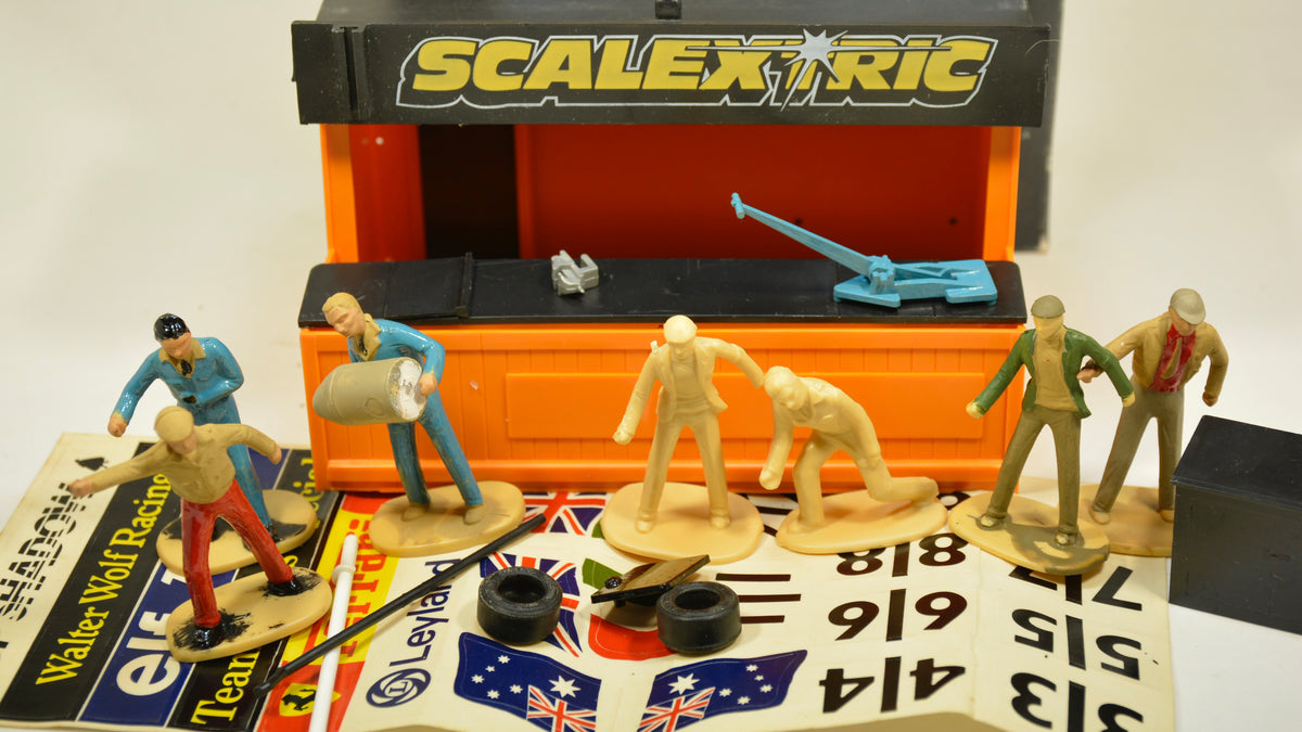 Scalextric Pit Stop & Crew C703