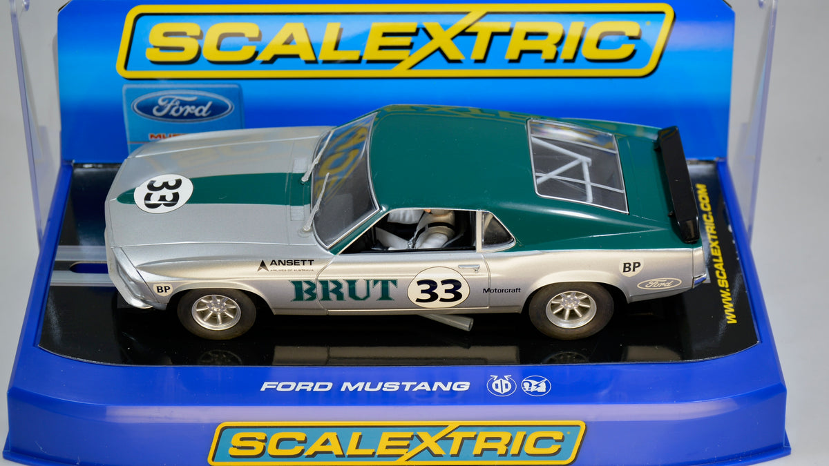 Scalextric Ford Mustang Moffat #33 C3002