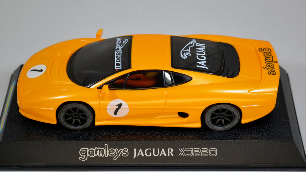 Scalextric Gamleys Jaguar XJ220 C2324