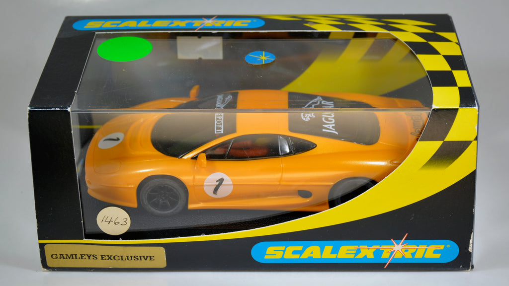 Scalextric Gamleys Jaguar XJ220 C2324