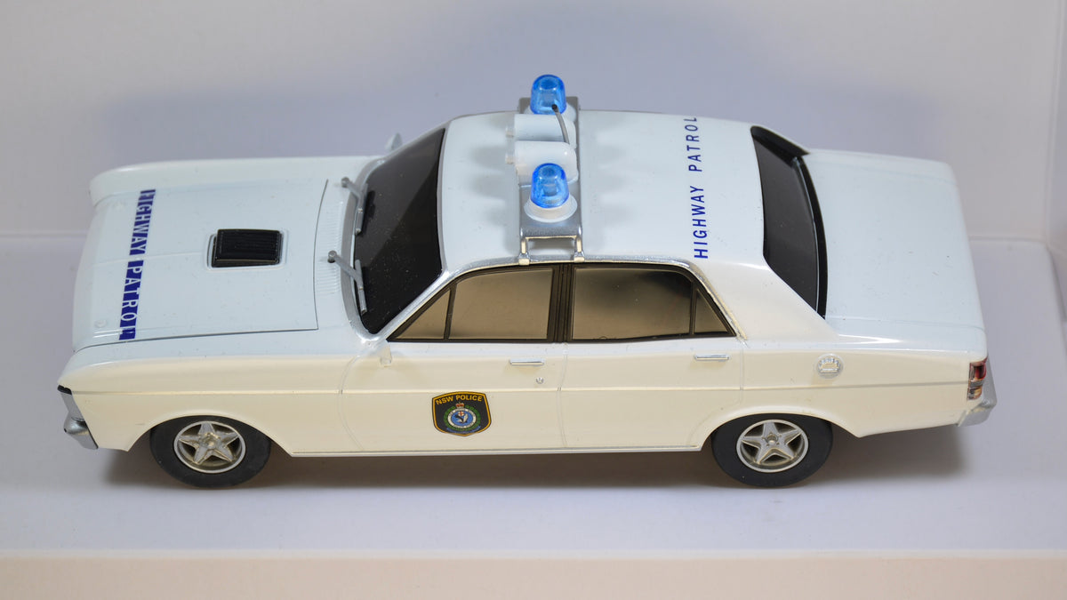 Scalextric XY Falcon NSW Police set car C1453