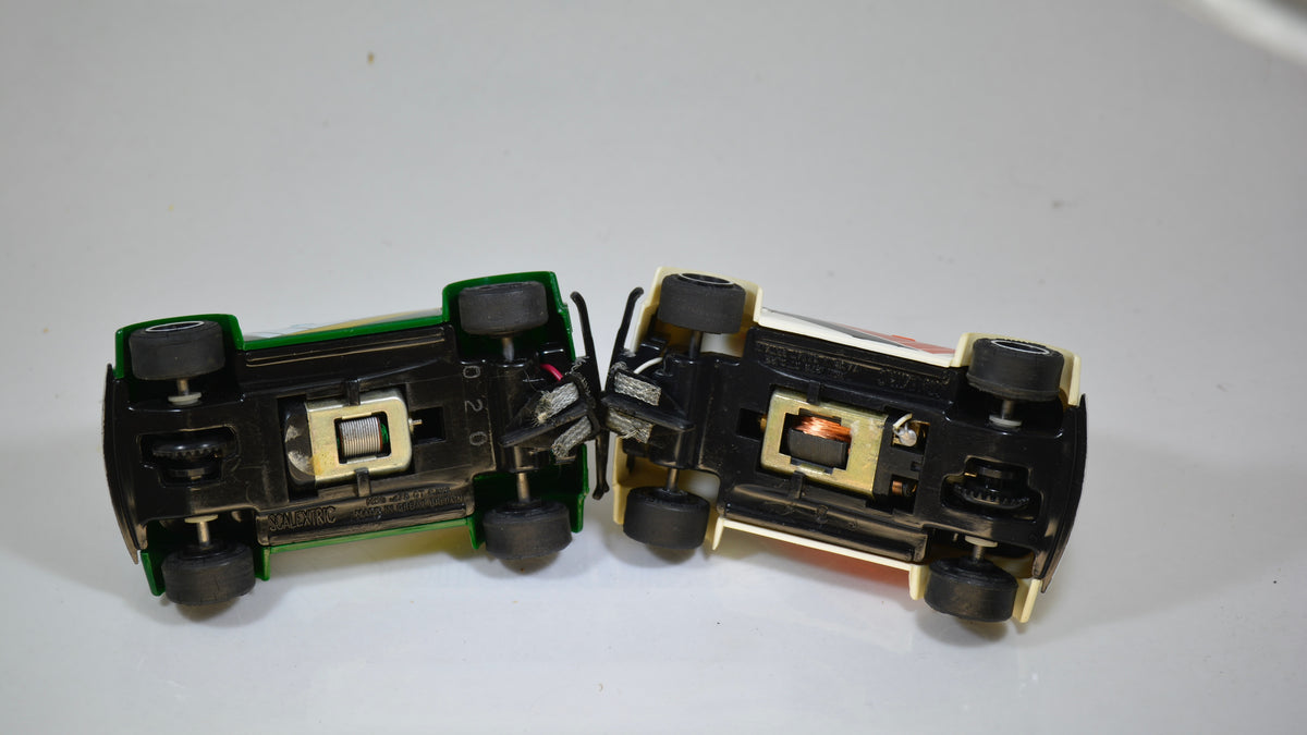 Scalextric 2 x Mini Green/White