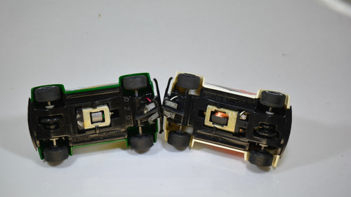 Scalextric 2 x Mini Green/White
