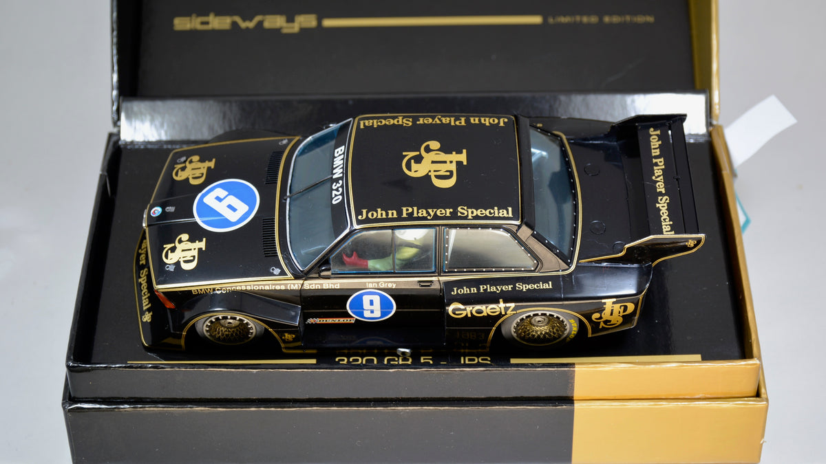 Sideways BMW 320 JPS SWLE06