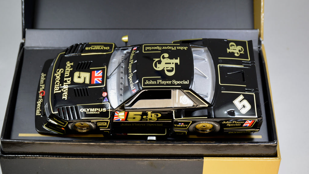 Sideways Nissan Skyline JPS SWLE09