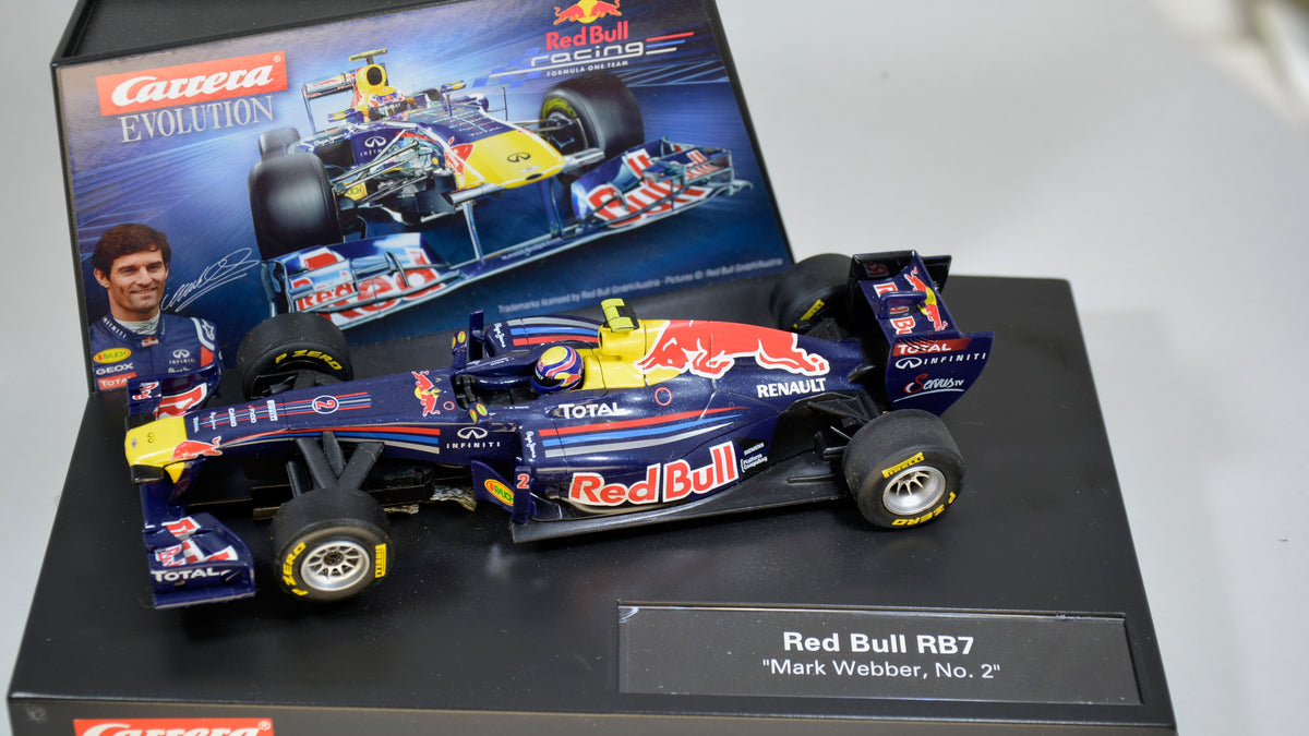 Carrera RB& F1 Webber 27420