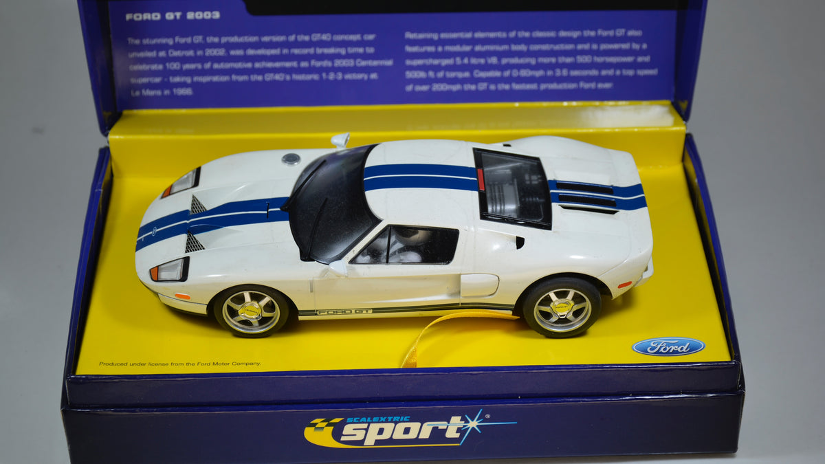 Scalextric Ford GT 2003 C2570A