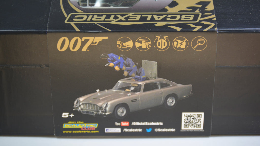 Scalextric Aston Martin DB5 Goldfinger Bond 50th C3664A