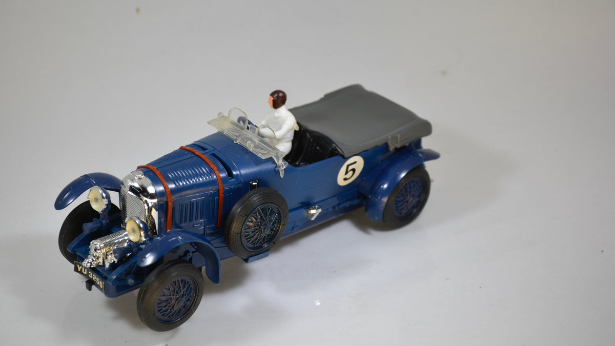 Scalextric Bentley Blue C242