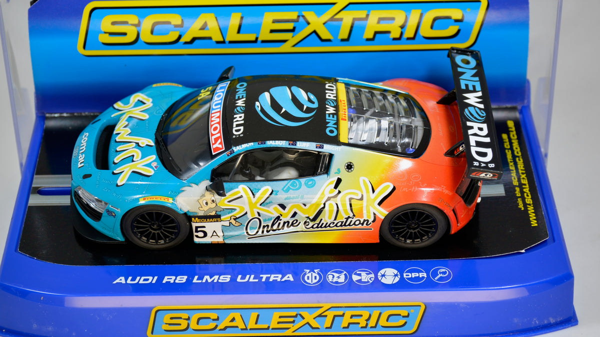 Scalextric Audi R8 LMS Bathurst C3594