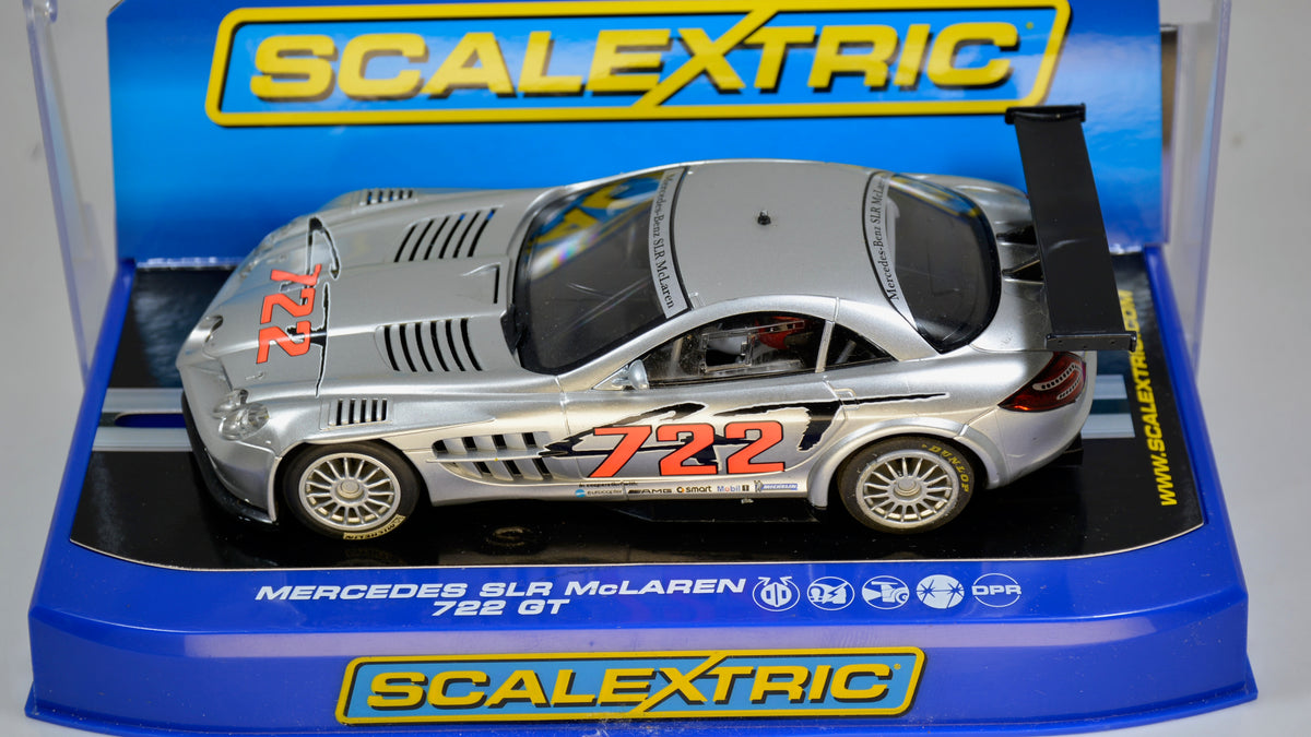 Scalextric McLaren 722 GT C3010